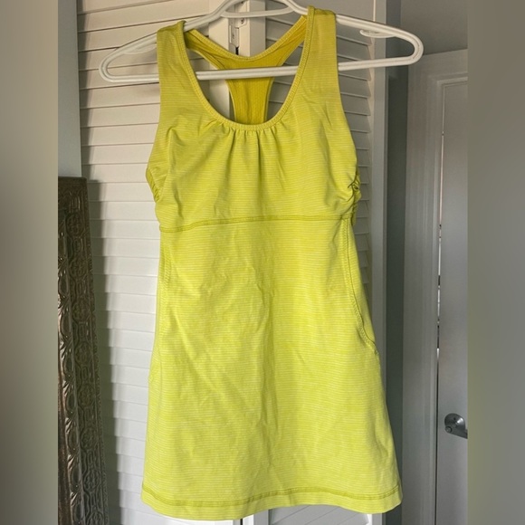 Lululemon tank top lime green - Picture 2 of 8